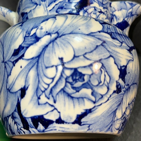 Vintage Myott Son & Co Bermuda Blue & White Rose Pitcher creamer - Picture 5 of 7